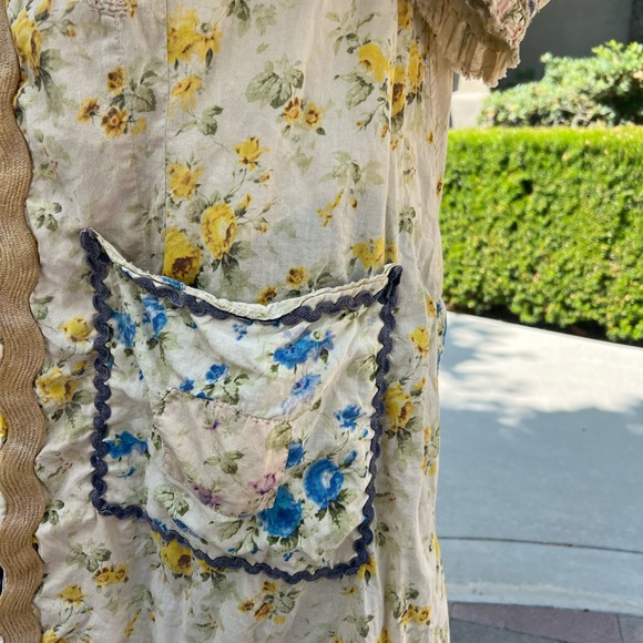 Magnolia Pearl Floral Cream Trench Coat - Picture 6 of 9